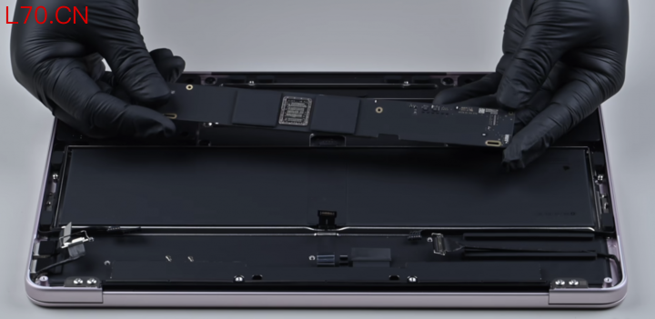 ▲ 图源：哔哩哔哩@冯主任手机维修