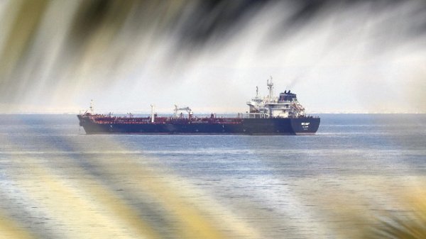 伊朗军方：若伊朗港口受威胁 波斯湾任何港口都不安全