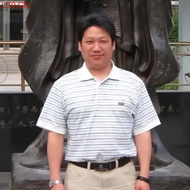 李承贵，南京大学哲学学院教授、博士生导师。