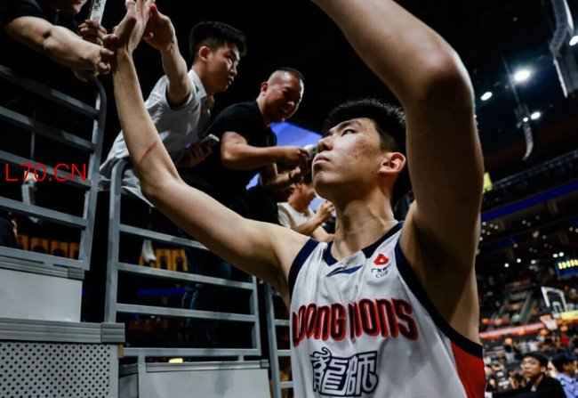 NBA球队邀请徐昕试训 广州主帅回应 全力支持追梦