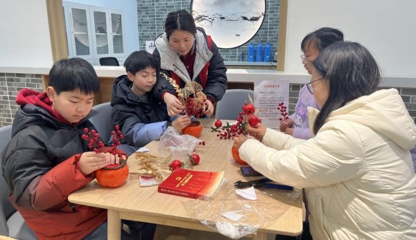 淞泽社区：党建引领聚民心，暖春活动润万家