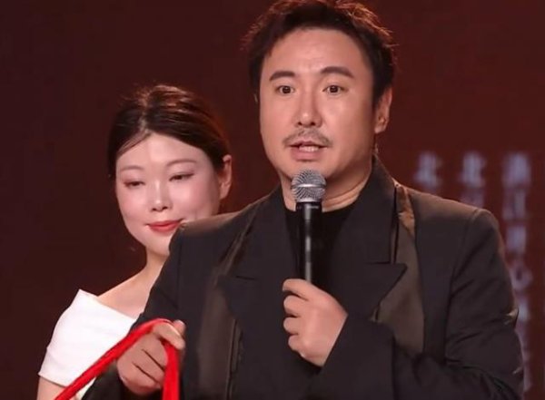 上海这夜：王宝强面相大变，杨紫琼贵气，梁洛施大气李泽楷好眼光